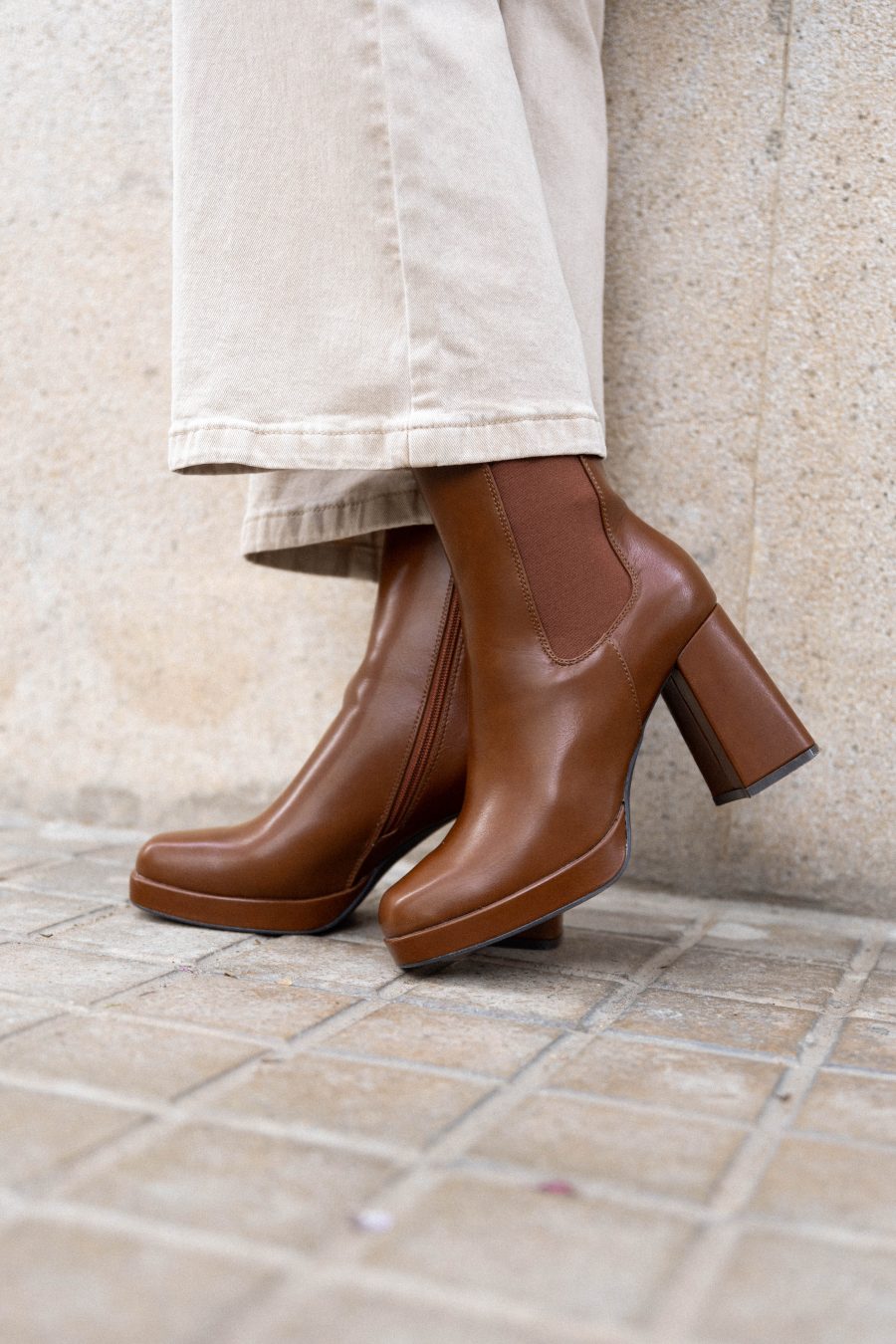 Boots Pippa camel