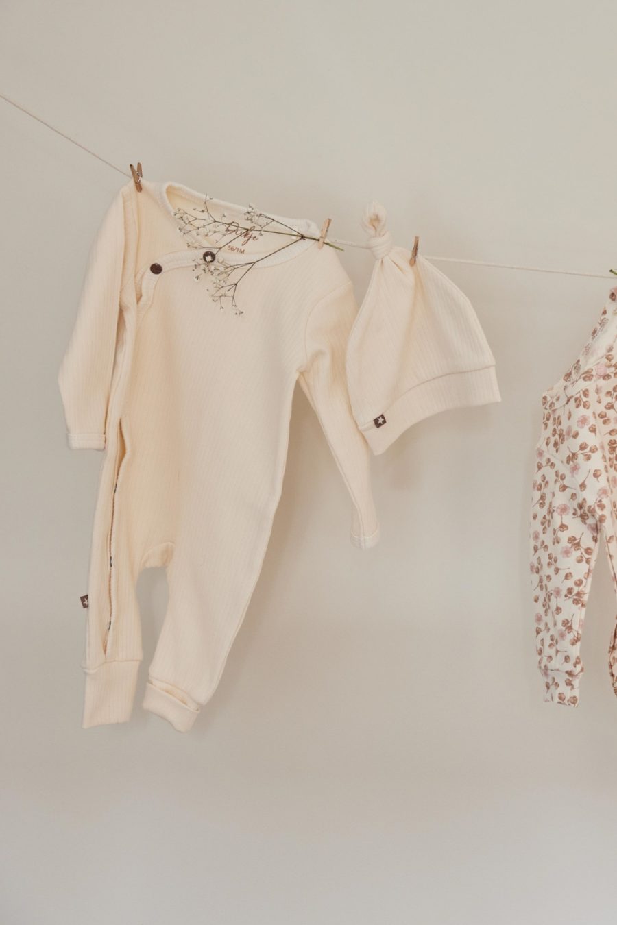 Ensemble combinaison et bonnet bébé Billie en coton bio