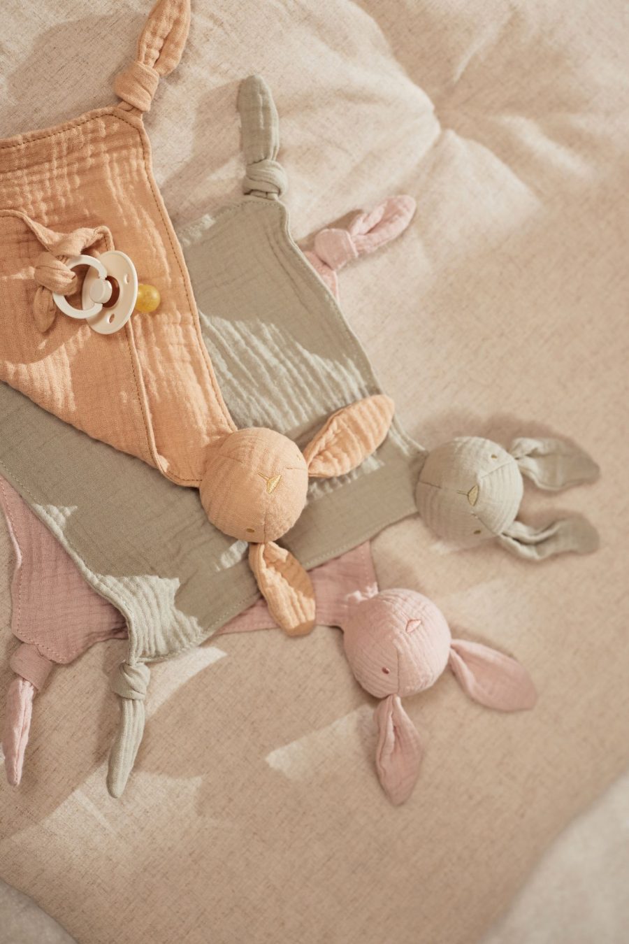 Attache tétine lapin