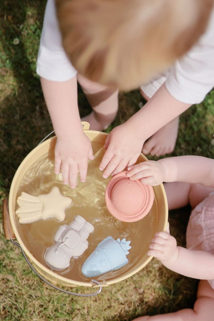 Set de 4 jouets de bain en silicone l'espace