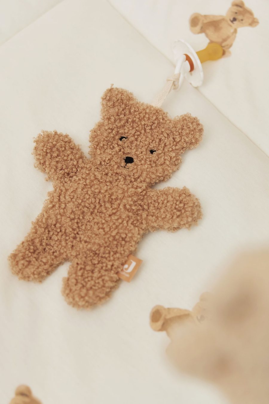 Attache tétine petit ours camel