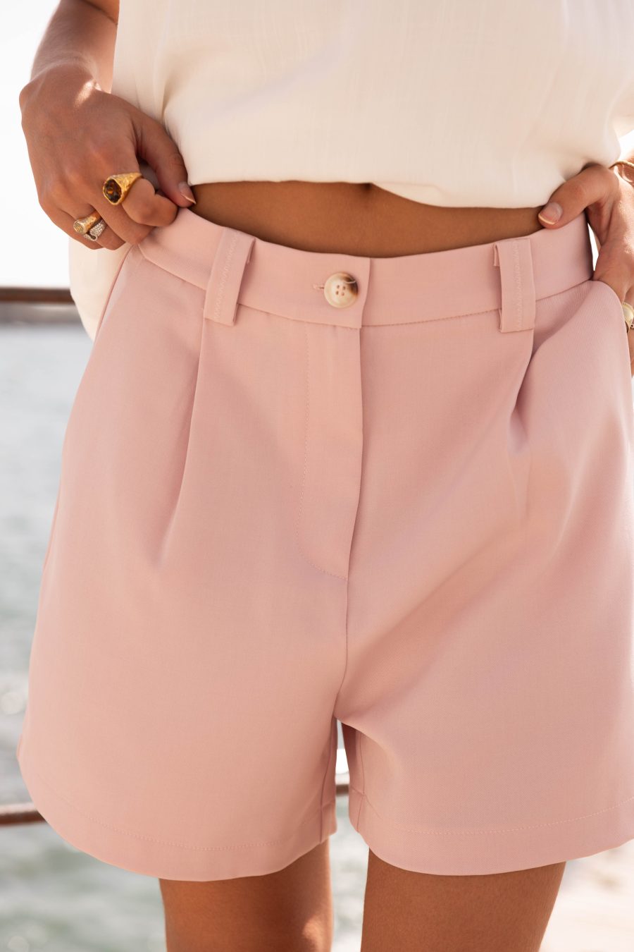 Short Sorel rose